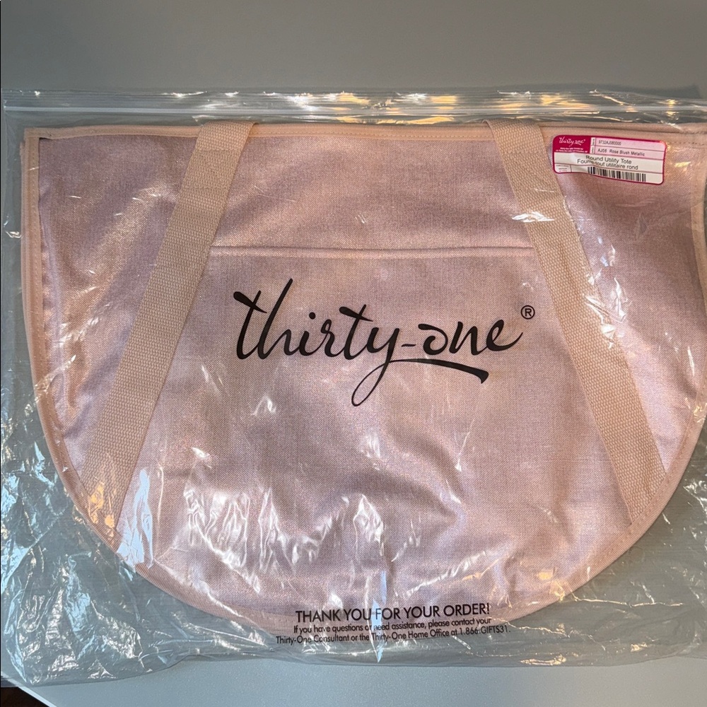 Thirty one round utility tote Rose Blush Metallic NEW